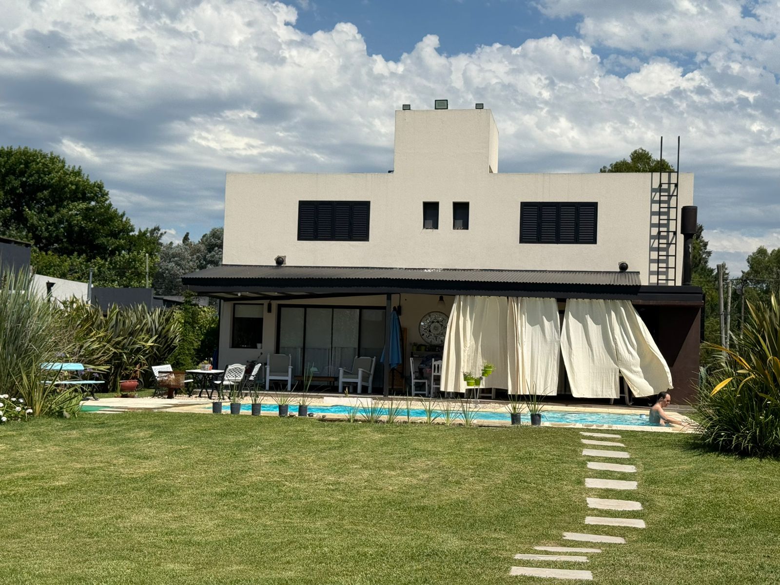 Casa en venta Parque las Naciones Guernica- calle Canada